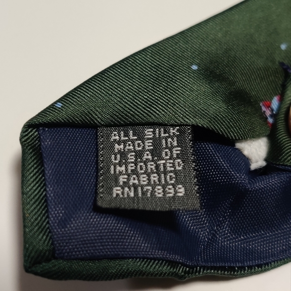 Stafford 100% Silk Santa Neck Tie - Picture 5 of 7